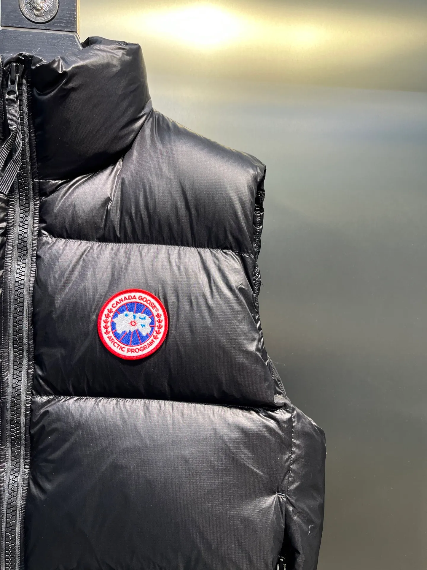 P540 🇨🇦Canada Goose""🇨🇦🌟 Canada Goose Puff Down Vest has always been recognized as the warmest down jacket. Various Instagram celebrities, Internet celebrities, and celebrities often wear it for street photos. I make Canada Goose every year, but I still can't get rid of my love for it. No matter how cold the days are, there is no need to be afraid, because there is! Filled with 90% white duck down, it is the legendary warmest down jacket and is known as a must-have for Arctic outdoor sports! The most popular down jacket in the world, celebrities are rushing to buy it, it is a must-have!  size：xs-xxl